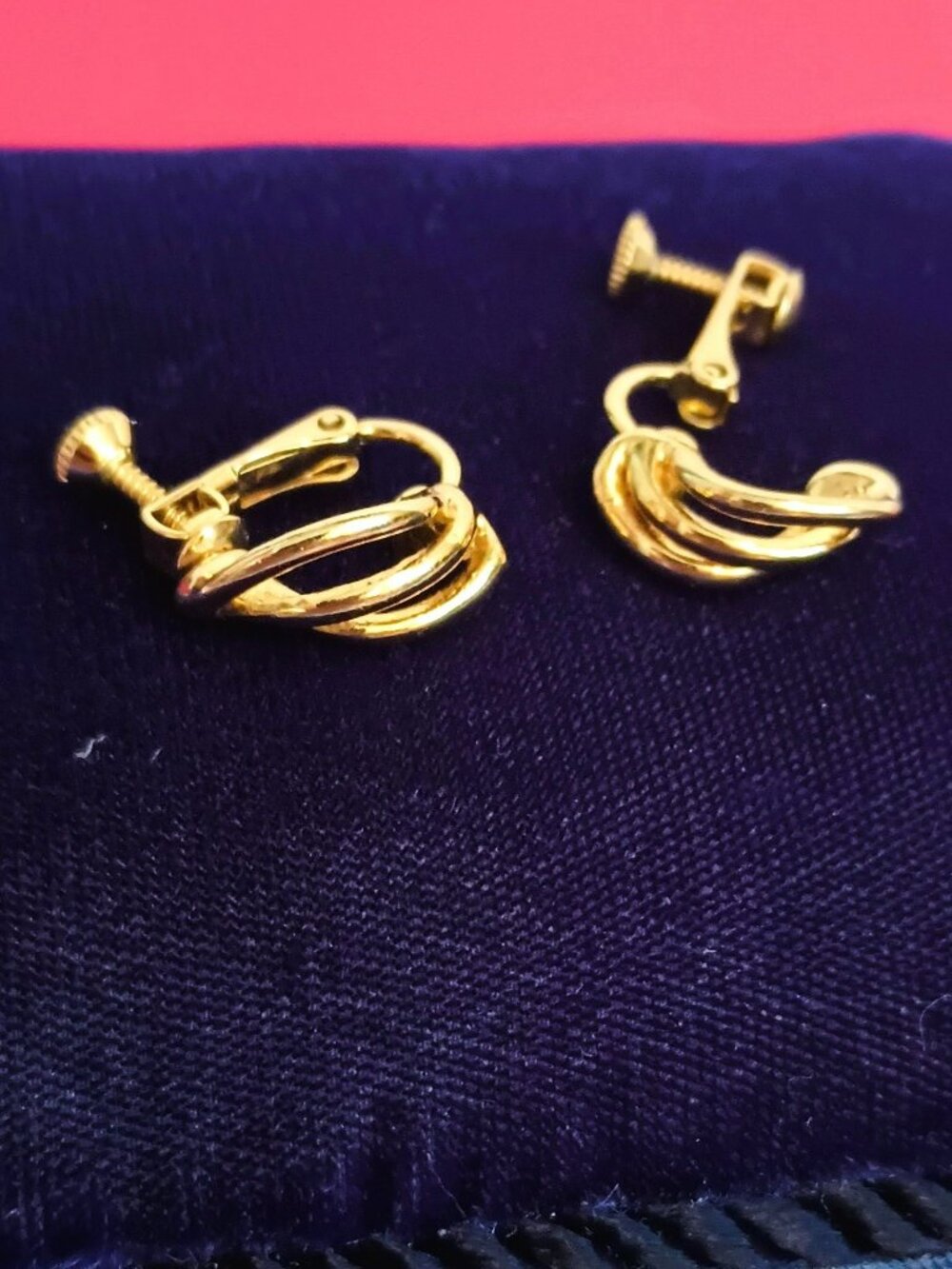 Napier Gold Tone Swirl Earrings Scroll Screw Back Clip On